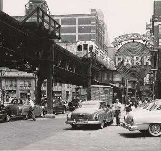 Looking East to the Corner of Lake and LaSalle Streets; J. Sherwin Murphy, Photograph, 1953 (ichi-64365)